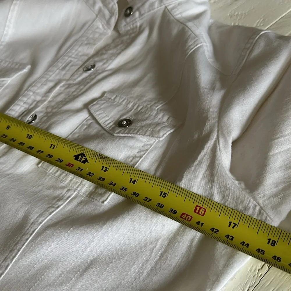 Guess long sleeve button up white blouse size XS - Picture 6 of 9